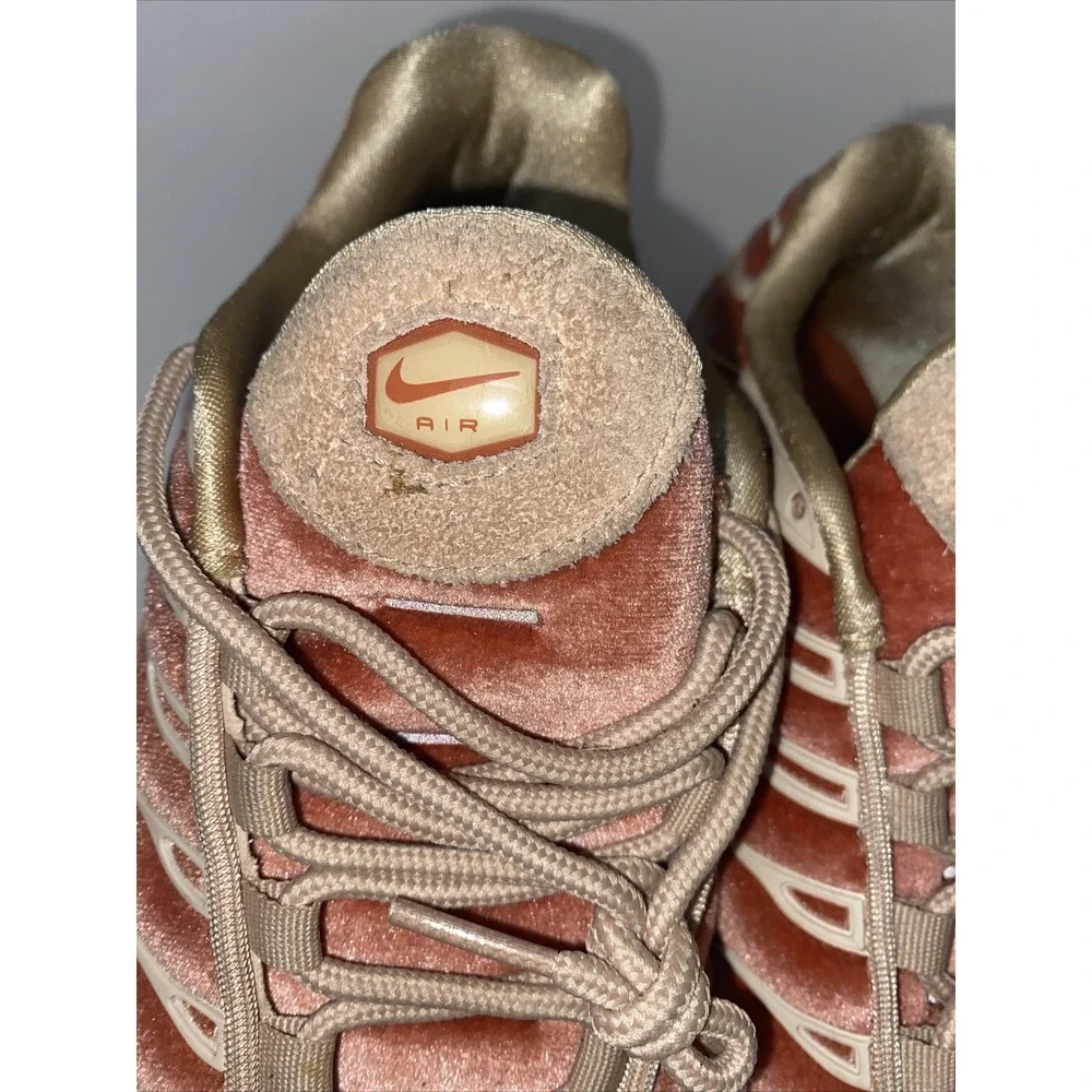 Nike Air Max Plus LX TN 1 Womens Suede Velvet Dusty Peach Pink AH6788-201 Sz 8.5
